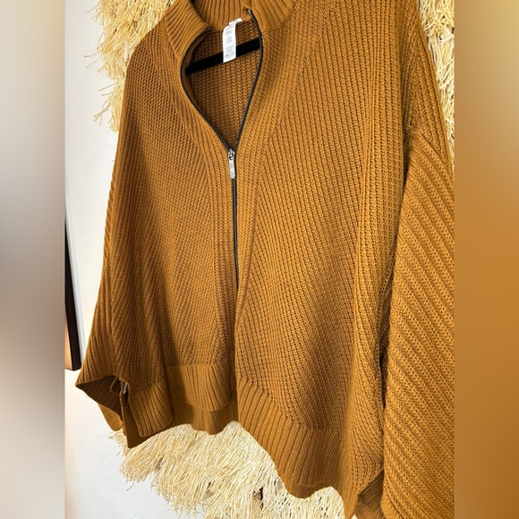 Lululemon ✨EUC✨ Softer Still Wrap- Spiced Bronze in XS/S - Picture 8 of 15